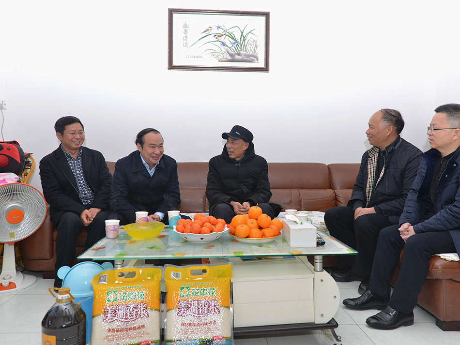 2018年2月,孫云書記慰問公司離退休干部 2018年2月,孫云書記慰問公司離退休干部